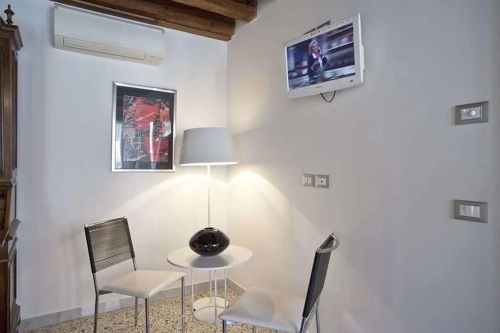 Ca Dell'Ambasciatore Apartment Venice 0*,  Италия