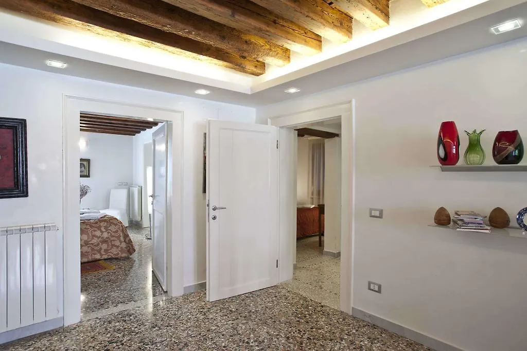 Ca Dell'Ambasciatore Apartment Venice Италия